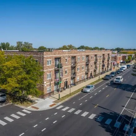 Rent this 2 bed condo on 6108-6124 West Diversey Avenue in Chicago, IL 60707