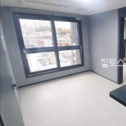 Rent this 2 bed apartment on 서울특별시 동작구 사당동 1007-13