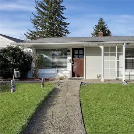 Image 2 - 5329 North 30th Street, Tacoma, WA 98407, USA - House for sale