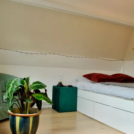 Rent this 3 bed apartment on Gerrit Jan Mulderstraat 75B in 3023 RD Rotterdam, Netherlands