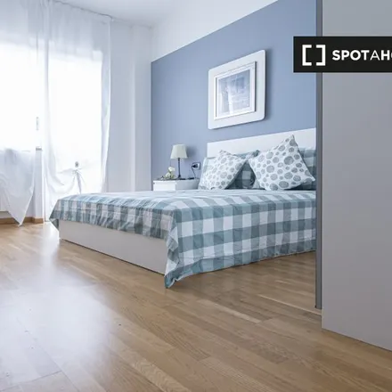 Rent this 5 bed room on Belli Capelli in Via Giovanni da Procida, 20145 Milan MI