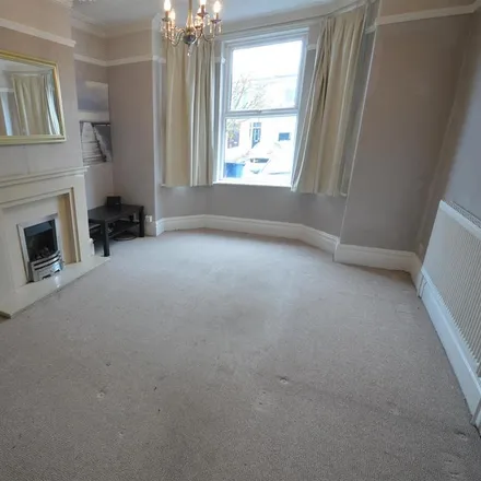Image 3 - hair@108, Doxey, Derrington, ST16 1EQ, United Kingdom - Townhouse for rent