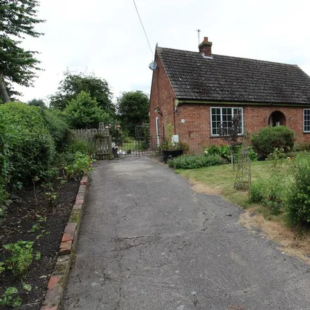 Rent this 2 bed house on Hall Farm in High Street, Upton