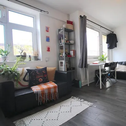 Rent this 4 bed apartment on Fisher House in 1-13 Cable Street, Ratcliffe