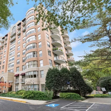 Buy this 1 bed condo on Whitehall North in Battery Lane, Glenwood