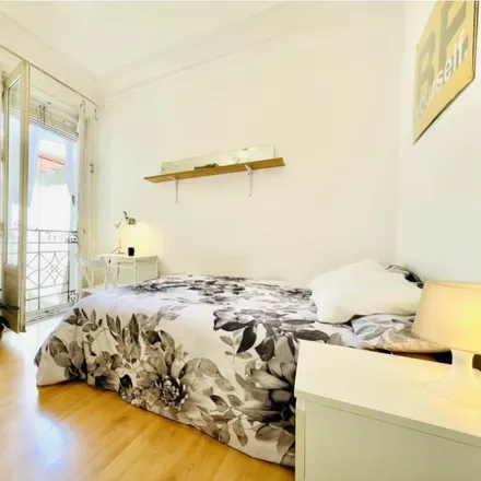 Rent this 7 bed room on Madrid in Dia & Go, Plaza Segovia Nueva