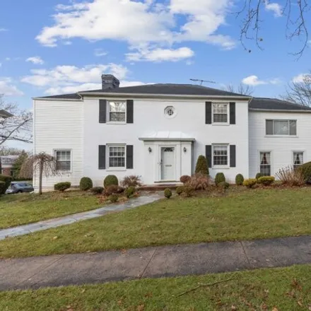 Rent this 5 bed house on 1328 Somerset Gate in Teaneck Township, NJ 07666