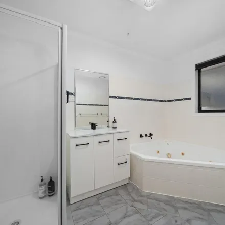 Image 3 - Grevillea Avenue, Old Beach TAS 7017, Australia - Apartment for rent