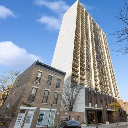 Rent this studio condo on American Towers in 1636 North Wells Street, Chicago