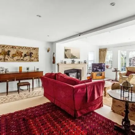 Image 7 - Meadow Bank, Mill Hill, Great London, N/a - House for sale