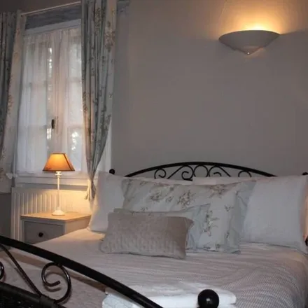 Rent this 1 bed house on 46700 Puy-l'Évêque