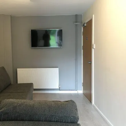 Image 3 - Dudley Close, Worcester, WR2 5RY, United Kingdom - Room for rent