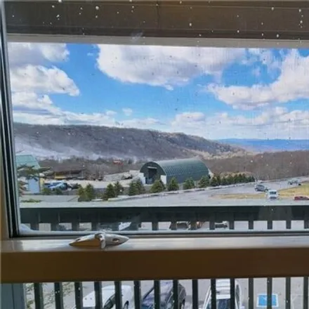 Buy this 2 bed condo on 398 Pinnacle Inn Road in Beech Mountain, NC 28604