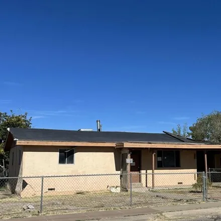 Buy this 2 bed house on 801 15th Street in Alamogordo, NM 88310