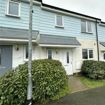 Rent this 3 bed townhouse on Carvinack meadows in Shortlanesend, TR4 9FJ