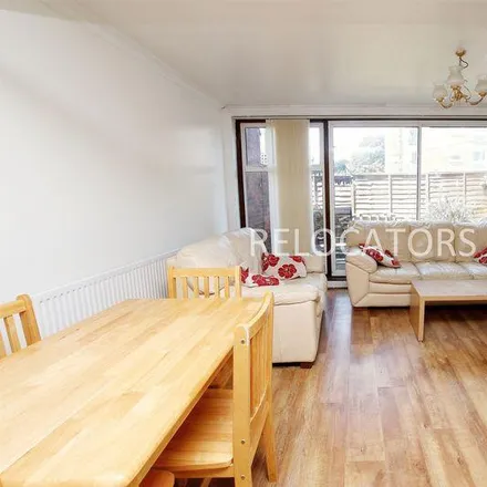 Rent this 4 bed apartment on 8 Jodrell Road in London, E3 2LA