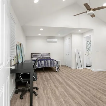 Rent this 1 bed apartment on 4249 Vinton Avenue in Culver City, CA 90232