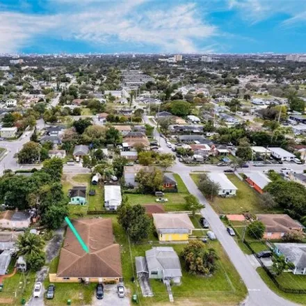 Buy this studio house on 1910 Northwest 72nd Street in Gladeview, Miami-Dade County