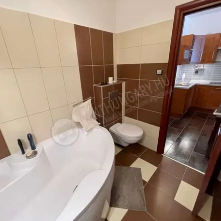 Image 4 - Budapest, Szentkirályi utca 17, 1088, Hungary - Apartment for rent