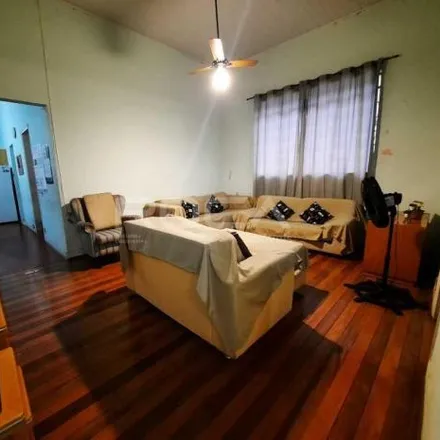 Rent this 4 bed house on Rua Aquidaban 72-76 in Centro, São Carlos - SP