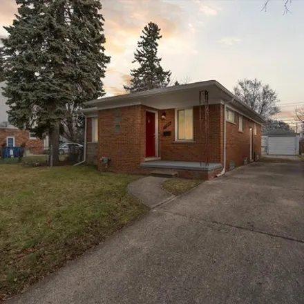 Buy this 3 bed house on 20906 Syracuse Avenue in Warren, MI 48091