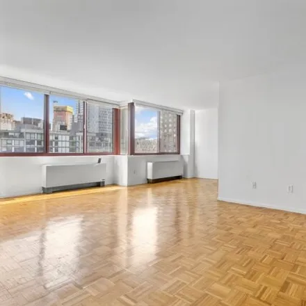 Image 6 - Citylights At Queens Landing, 4-74 48th Avenue, New York, NY 11109, USA - House for rent