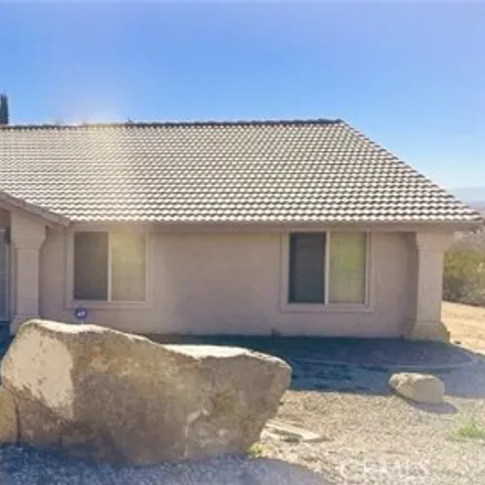 Image 4 - 16163 Viho Road, Apple Valley, CA 92307, USA - House for sale