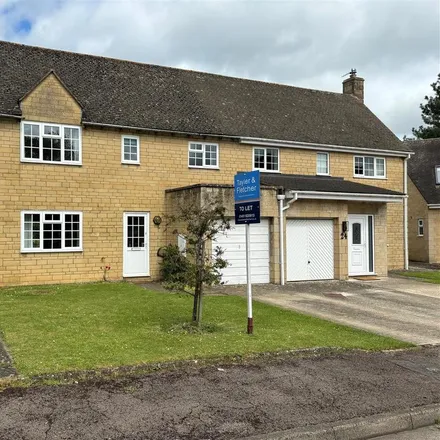 Rent this 3 bed townhouse on Rye Crescent in Lambert's Field, Bourton-on-the-Water