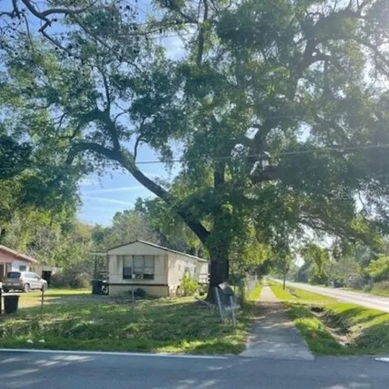 Buy this studio apartment on 3383 Avenue V Northwest in Polk County, FL 33881