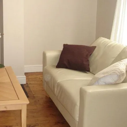 Rent this 2 bed townhouse on Beamsley Place in Leeds, LS6 1JZ