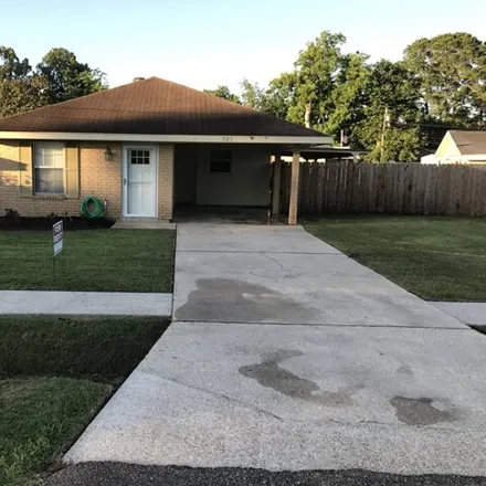 Rent this 3 bed house on 303 Gerald Dr in Lafayette, Louisiana