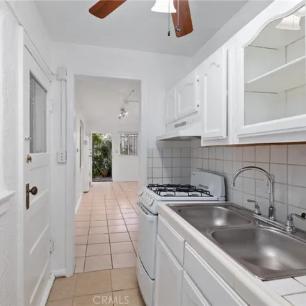 Image 5 - 1285 South Dunsmuir Avenue, Los Angeles, CA 90019, USA - Duplex for rent