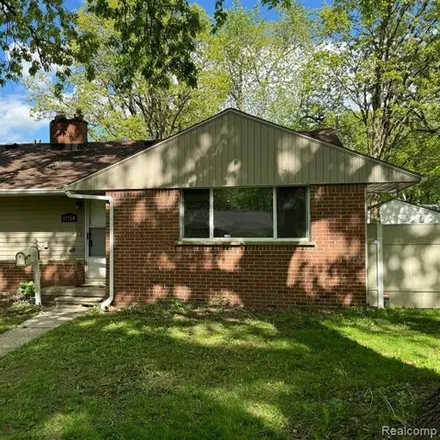 Buy this 3 bed house on 17173 Catalpa Drive in Southfield, MI 48076