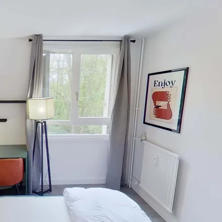 Rent this 6 bed room on 1bis Allée Fernand Léger in 77420 Champs-sur-Marne, France