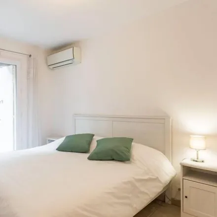 Rent this 3 bed house on Le Lavandou in Avenue du Général de Gaulle, 83980 Le Lavandou