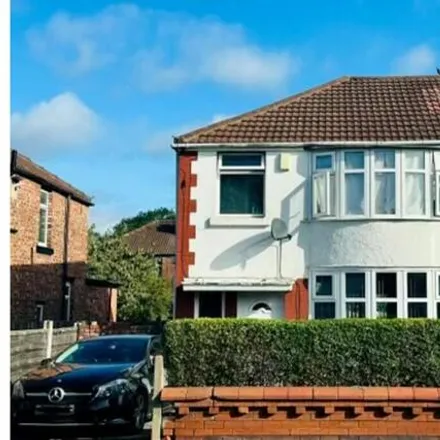 Buy this 3 bed duplex on Delacourt Road in Manchester, M14 6BT