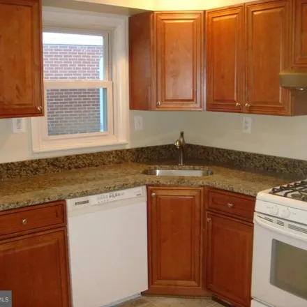 Image 2 - 10955 Drumm Avenue, Kensington Heights, Wheaton, MD 20895, USA - House for rent