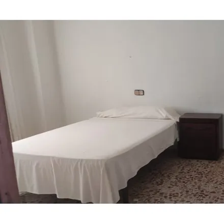 Rent this 4 bed room on unnamed road in 03006 Alicante, Spain