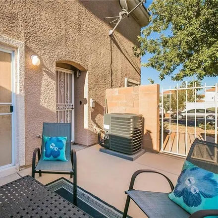 Image 6 - 10201 Rolling Tree Street, Paradise, NV 89183, USA - Townhouse for sale
