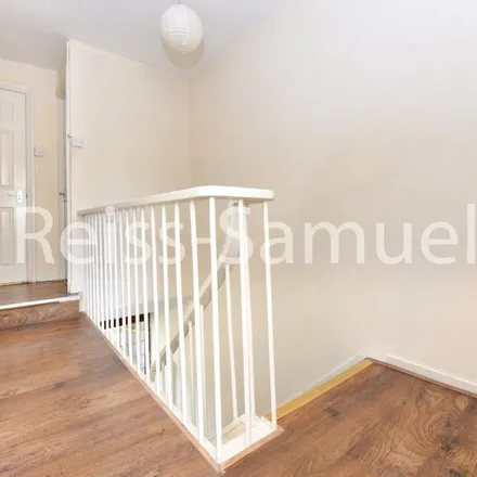 Image 9 - St Wilfrid and Apos's, Lorrimore Road, London, SE17 3LZ, United Kingdom - Townhouse for rent