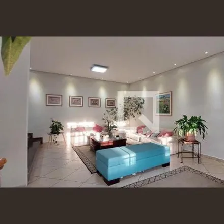 Rent this 4 bed house on Rua das Violetas in Vila Helena, Santo André - SP
