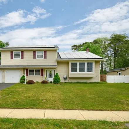 Buy this 4 bed house on 23 Pepper Ridge Road in Candlewood, Howell Township