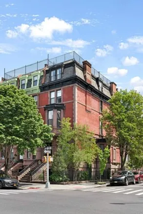 Buy this 9 bed house on 2101 5th Avenue in New York, NY 10035