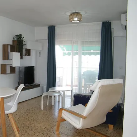 Image 2 - Farmacia de la Playa, Passeig Marítim de Neptú, 66, 46730 Gandia, Spain - Apartment for rent