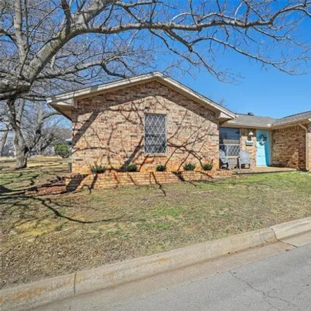 Buy this 2 bed house on 2600 Northwest 23rd Street in Fort Worth, TX 76106