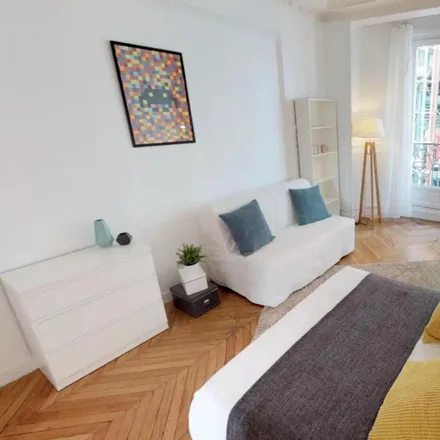 Rent this 5 bed room on 24 Rue du Renard in 75004 Paris, France