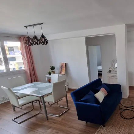 Rent this 2 bed apartment on 34 Rue Montgolfier in 69100 Villeurbanne, France