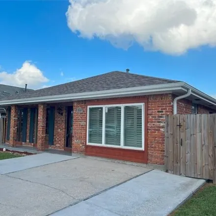 Buy this 3 bed house on 1009 Oaklawn Drive in Metairie, LA 70005