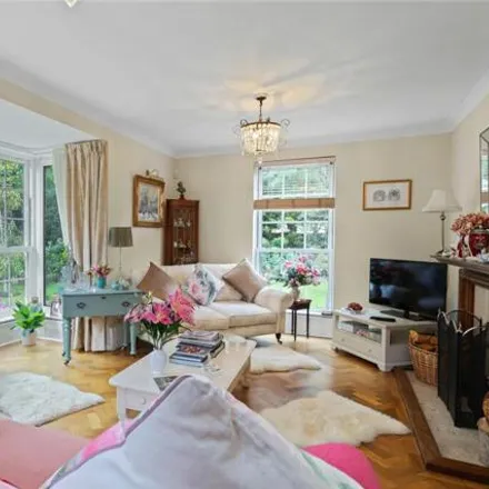 Image 2 - Chesterfield Road, Eastbourne, BN20 7NU, United Kingdom - House for sale