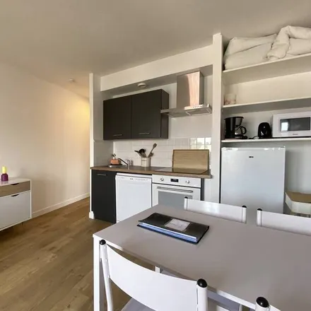 Image 2 - 22730 Trégastel, France - Apartment for rent